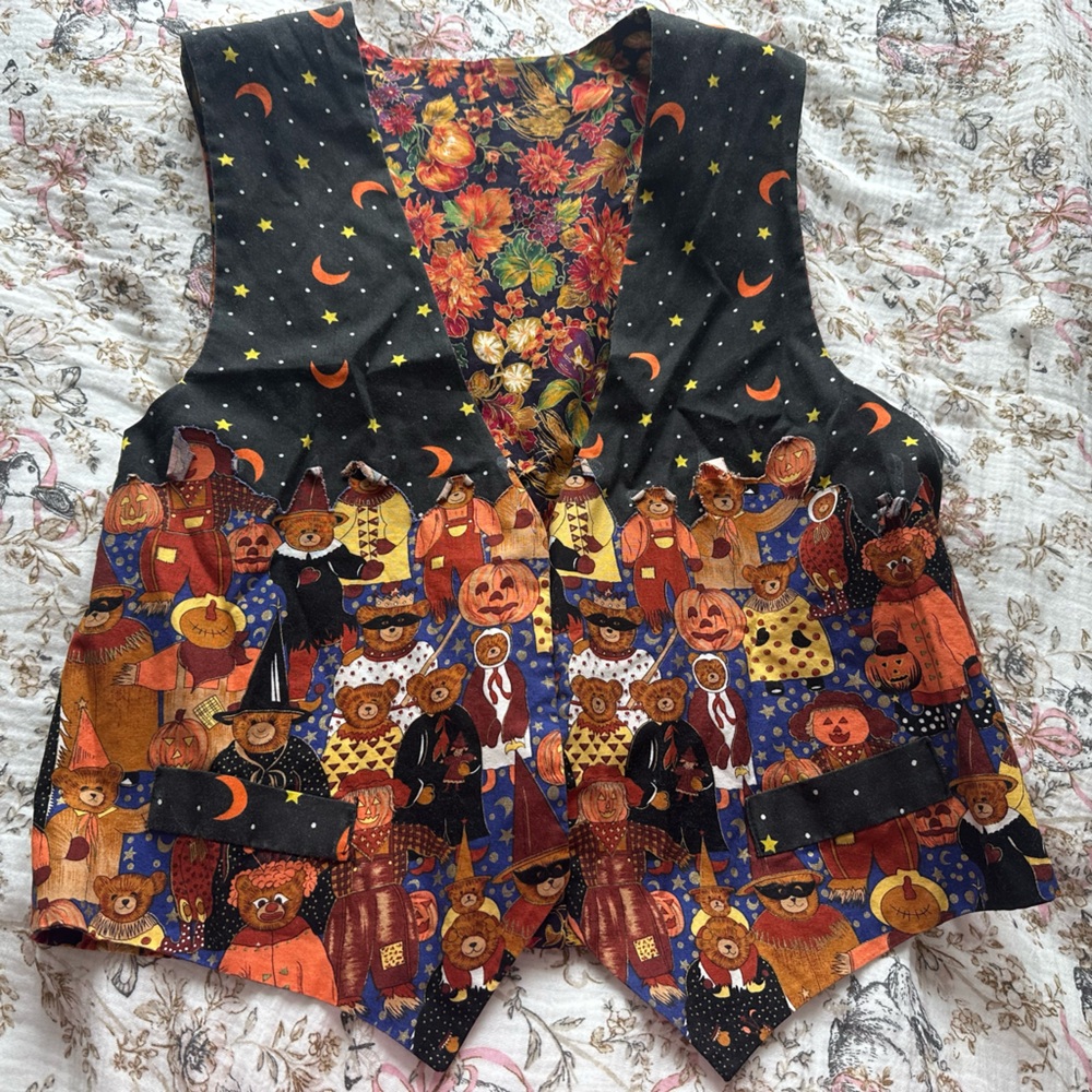 Vintage Reversible Vest Fall Leaves / Halloween Bears